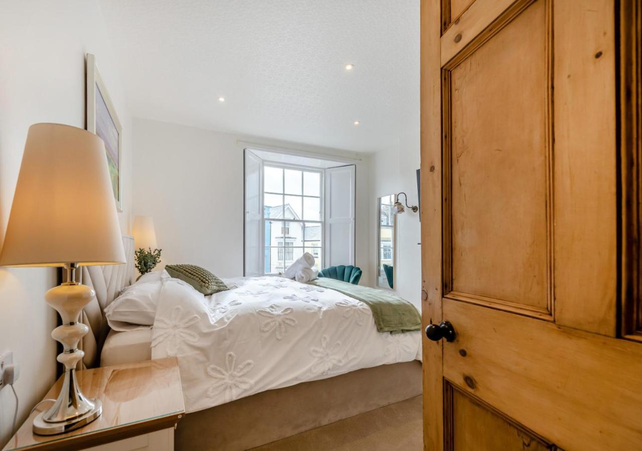 Clifton House Vila Tenby Exterior foto